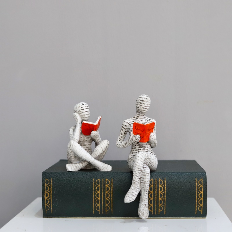 1Pc, Reading Paper Pulp Woman  - Interior Design Book avaliação e preço