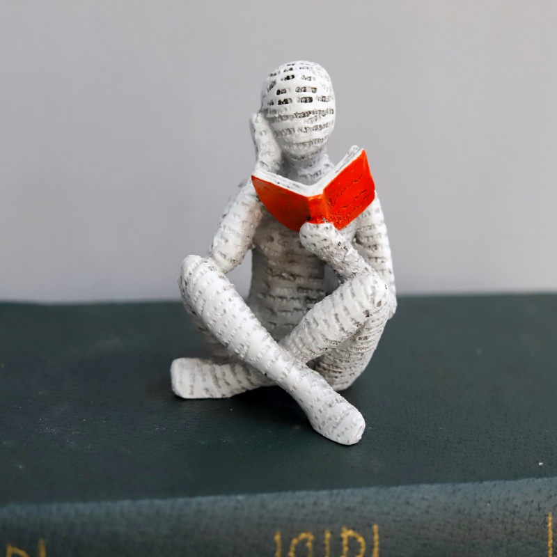 1Pc, Reading Paper Pulp Woman  - Interior Design Book avaliação e preço